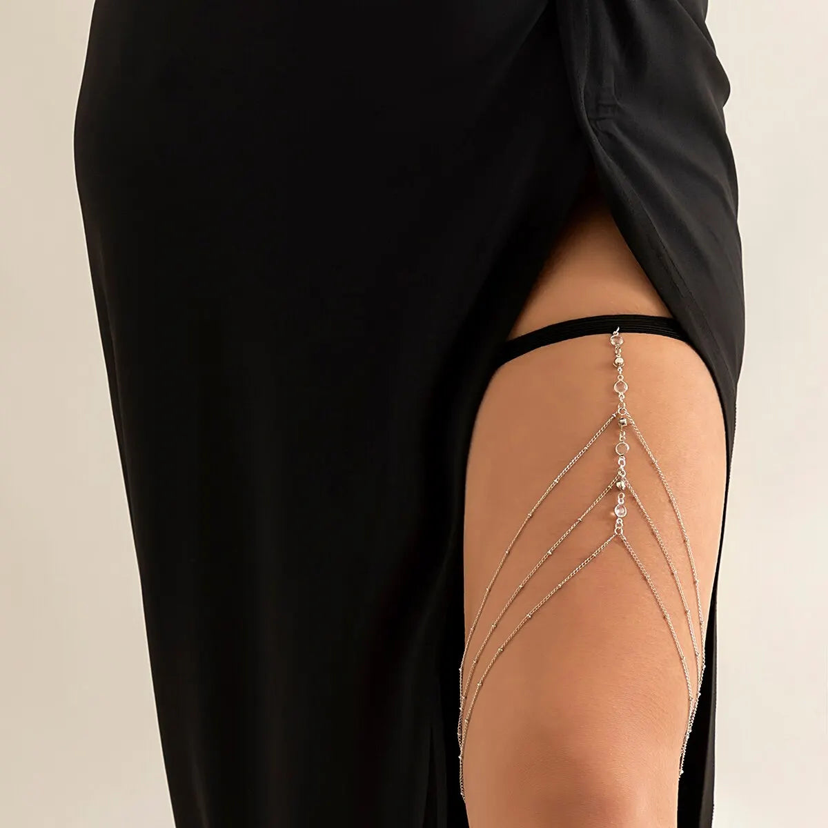 Boho Elastic Band Crystal Leg Thigh Chain for Women Summer Beach Sexy Tassel Multilayer Adjustable Body Jewelry Dress Decorate